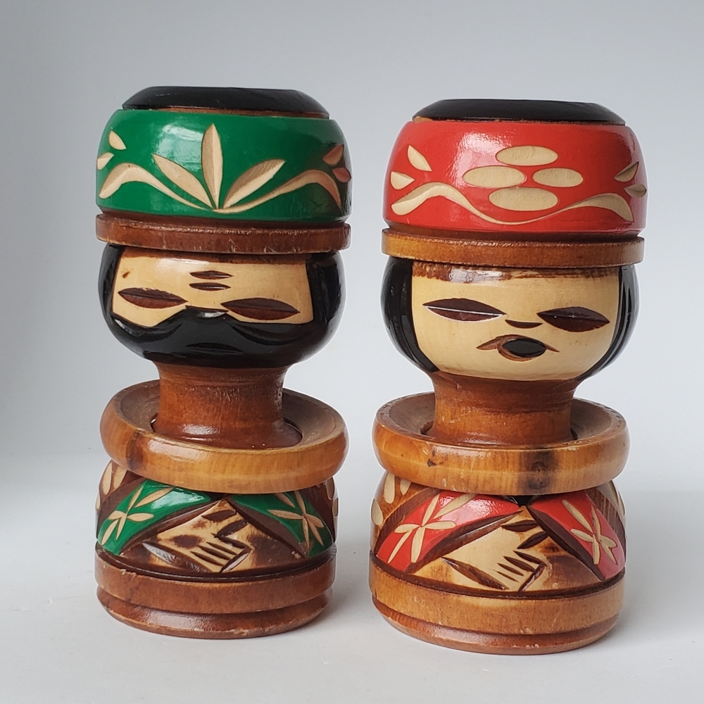 Hokkaido Folk Art Ainu Nipopo Wooden Japanese Dolls with Wooden Rings EUC